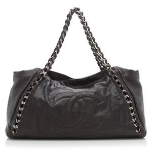 CHANEL Modern Chain East/West Tote Lambskin